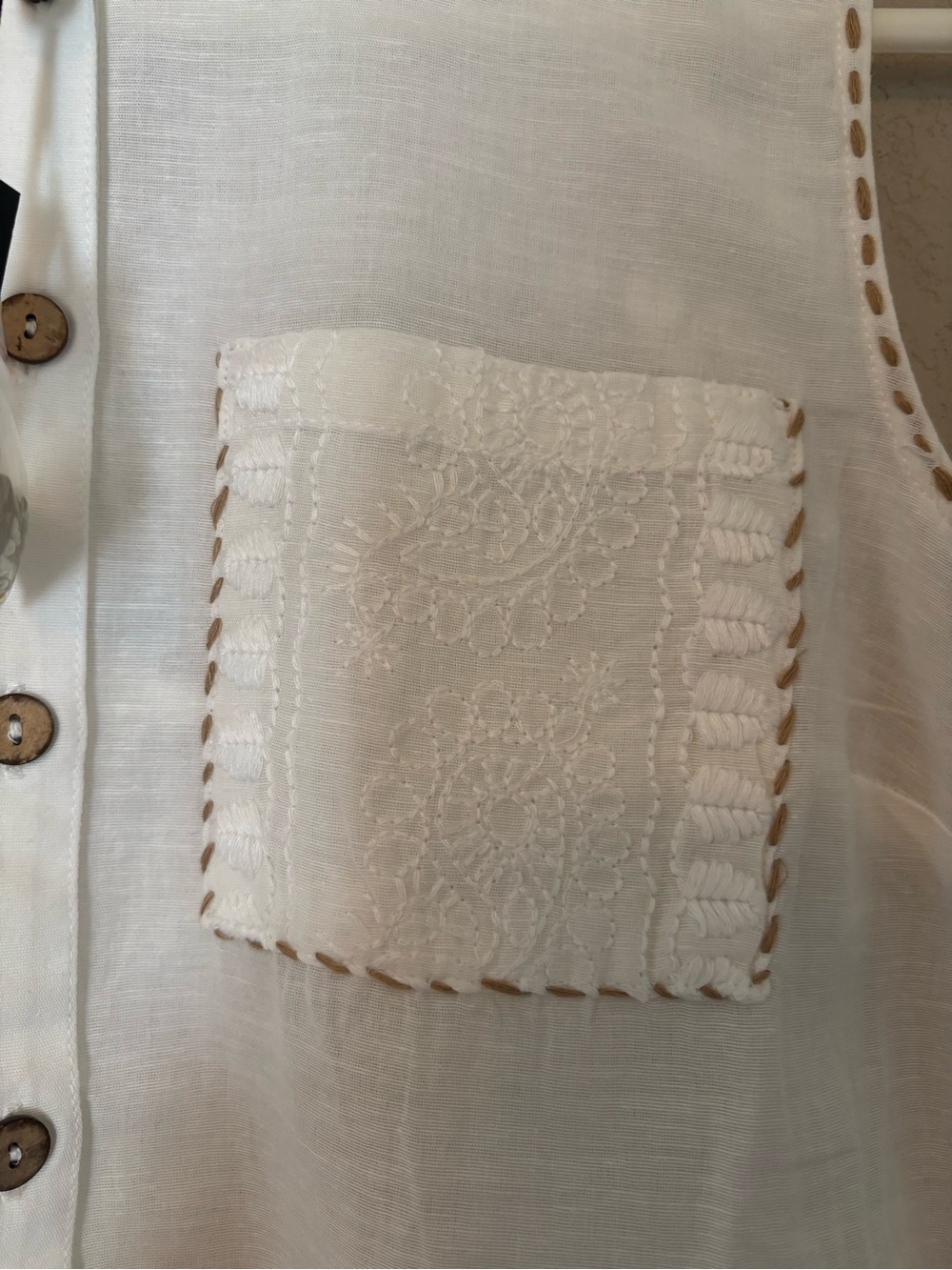 CHARLIE B Sleeveless White Button-Up Linen Blend Tank - Picture 3 of 10